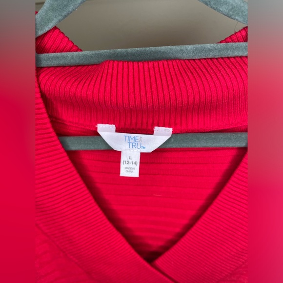 Red Women’s Sweater size Large - Picture 7 of 10